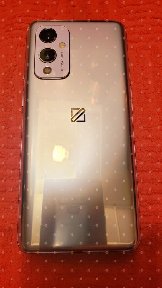 OnePlus 9 5G xuất hiện hình ảnh thực tế tiết lộ thông số kỹ thuật quan trọng cùng thiết kế của thiết bị 