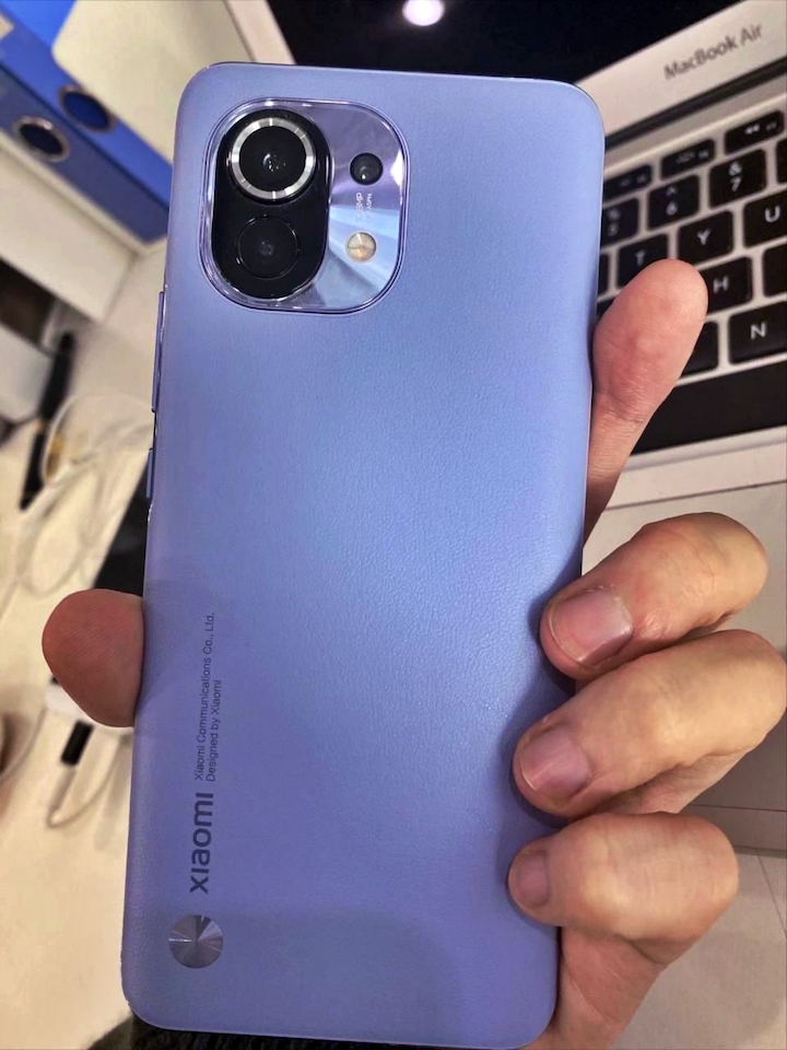 Xiaomi Mi 11 xuất hiện hình ảnh thực tế màu Smoky Purple Leather